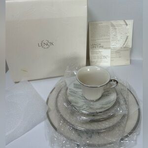 NEW NWT Lenox SOLITAIRE  5-Piece Place Setting Dinnerware Set, Dimensions USA